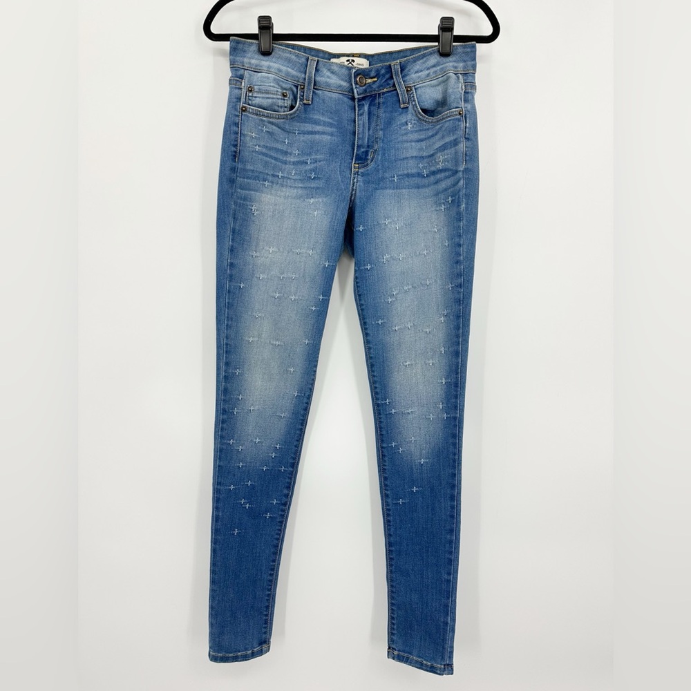 Hammer Jeans Women’s Light Wash Skinny Jeans Subtle Distressed Pattern Size 7